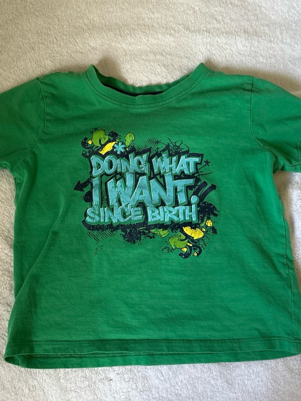 Source Unknown Green Graphic Tee with Blue and Yellow Print